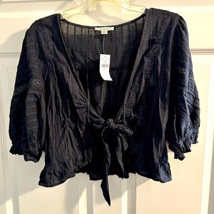 Women’s AE tie front cropped top Large